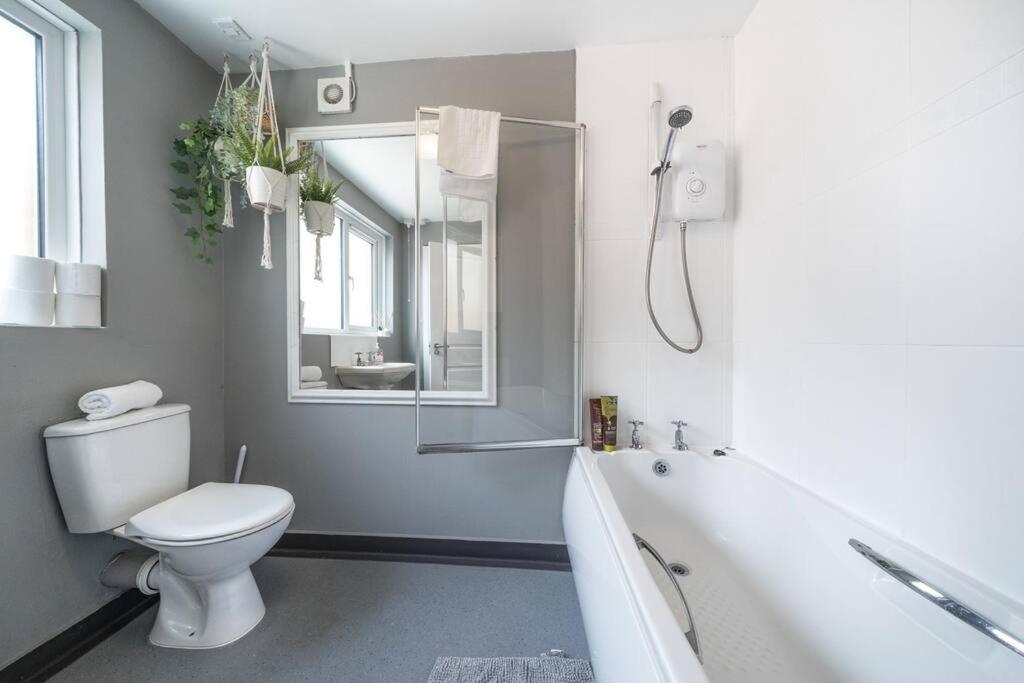 בלפסט Cosy 2 Bedroom Town House Close To City Centre מראה חיצוני תמונה